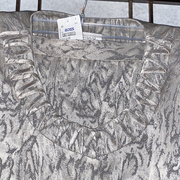 2 piece suite - Picture 3 of 6